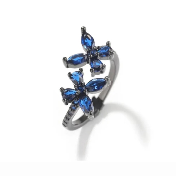 Butterfly ring